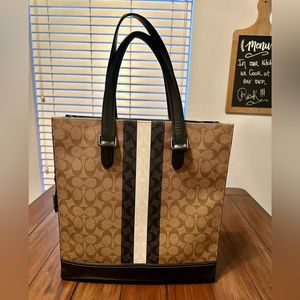Coach Men’s Signature Tote Bag. Barely used. Like New